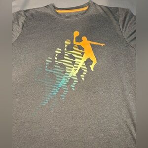 Xersion Gray short Sleeve Tee with Basketball Graphic